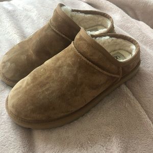 Ugg Slippers / boots